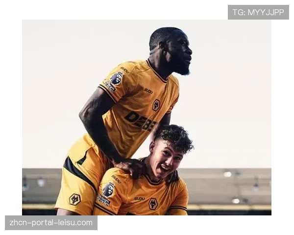 西汉姆联4-0大胜狼队，暂时逃离降级区